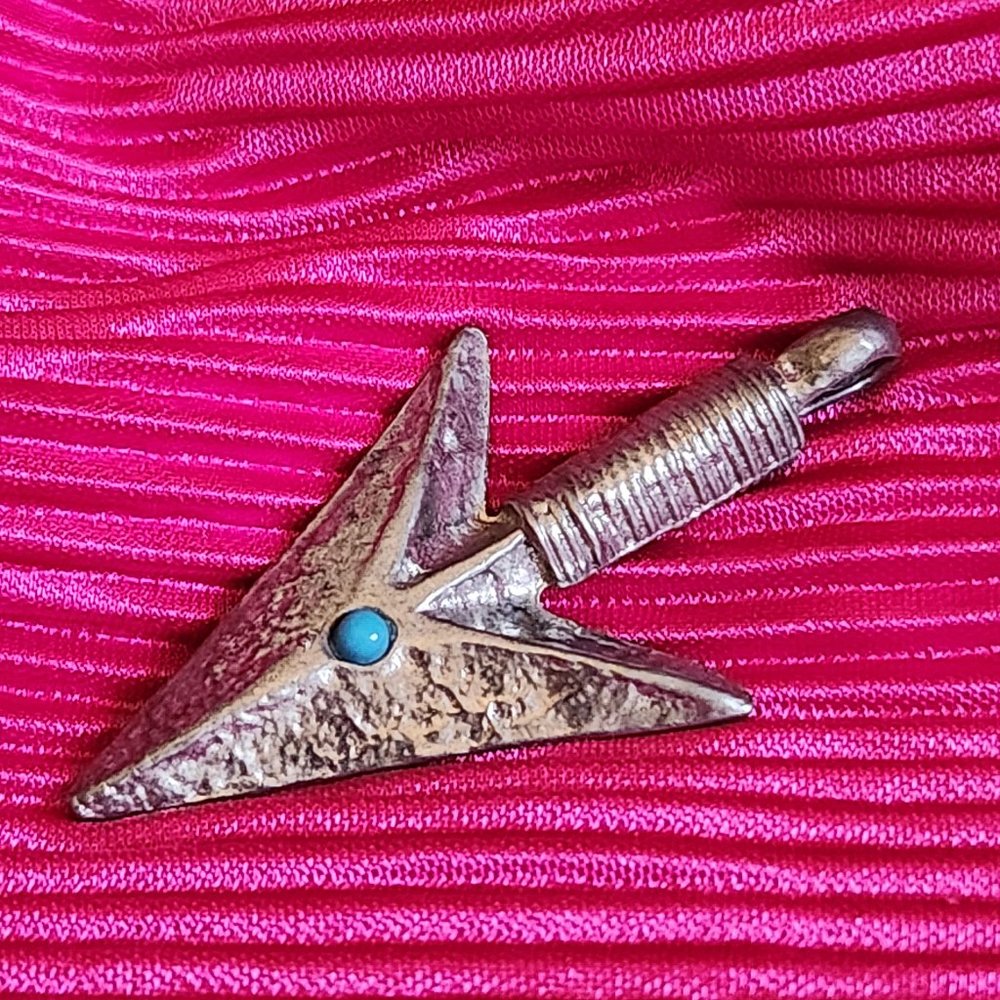 Arrow pendant Silver Native American Vintage Art